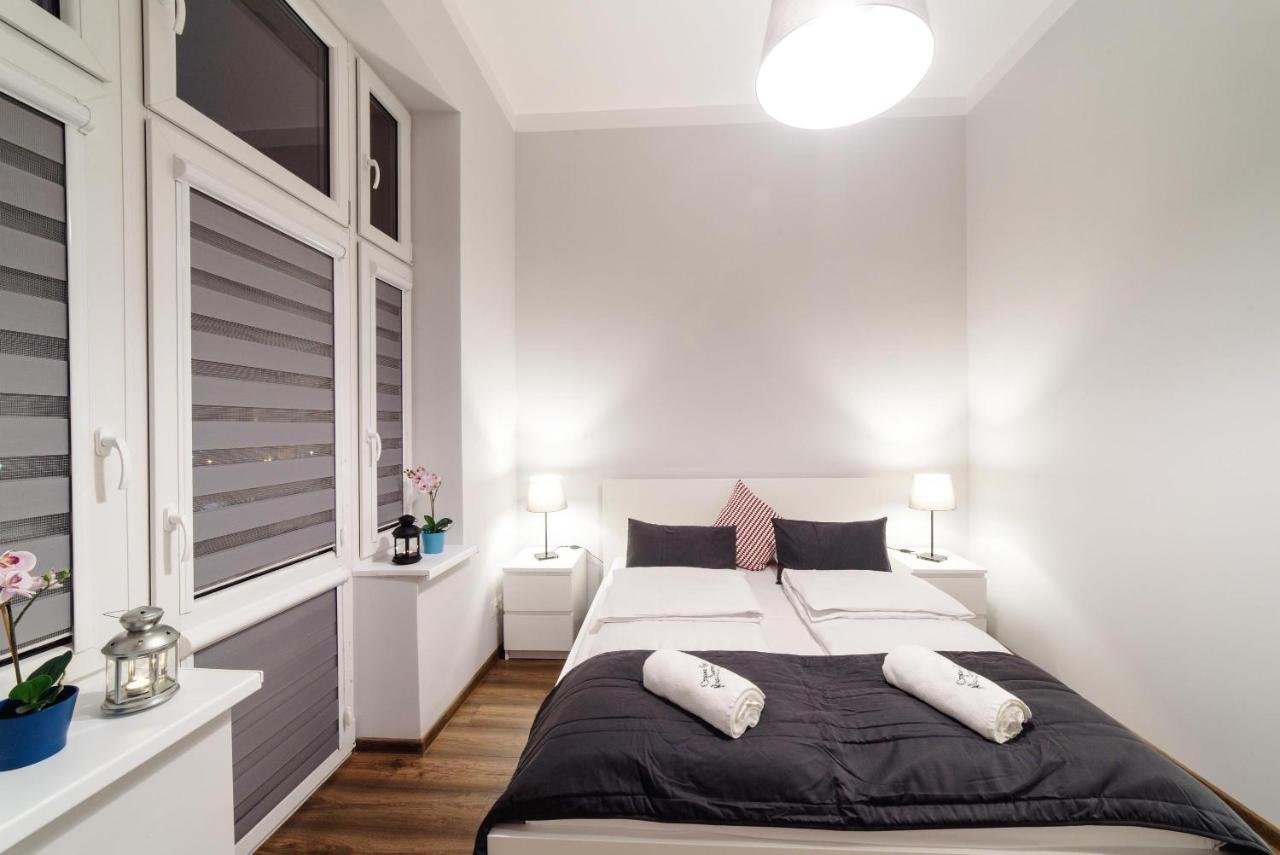 2 Nights Apartments - Great Location, Right Next To Main Rail And Bus Station, 10 Min To Main Square By Foot Krakau Buitenkant foto