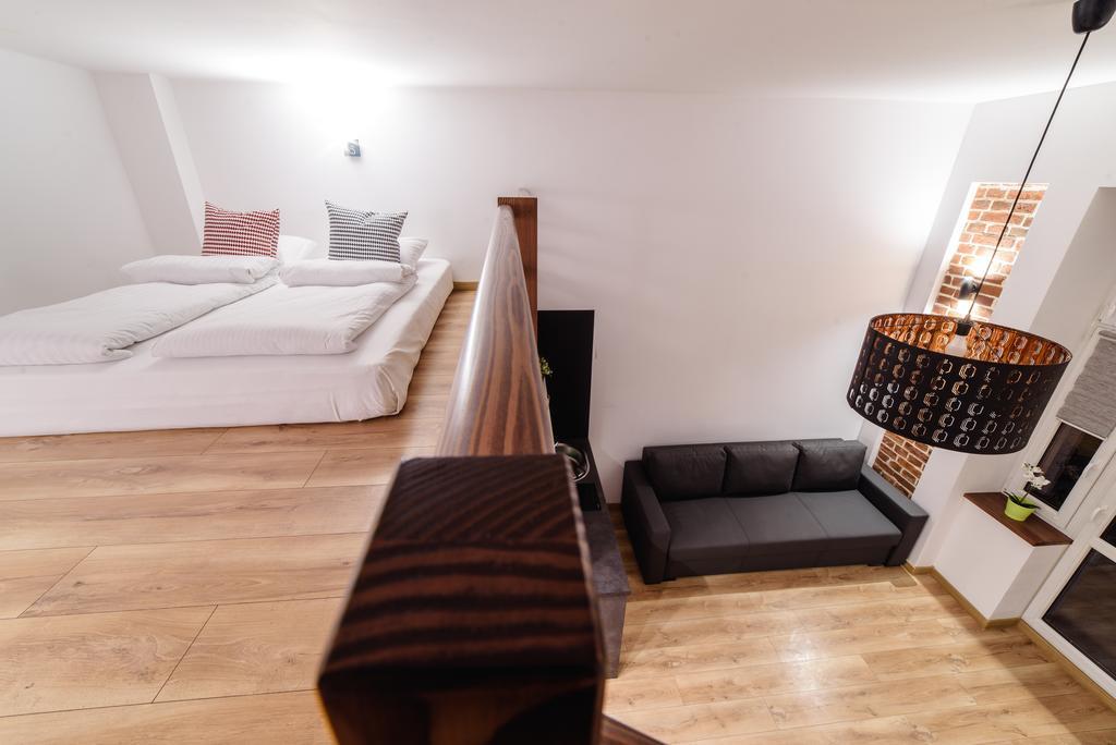 2 Nights Apartments - Great Location, Right Next To Main Rail And Bus Station, 10 Min To Main Square By Foot Krakau Buitenkant foto