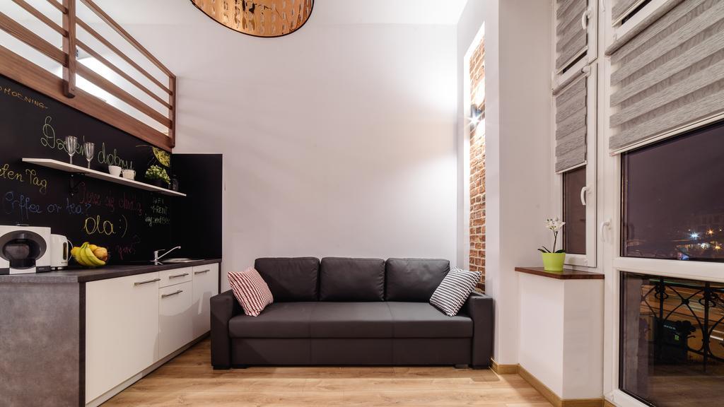 2 Nights Apartments - Great Location, Right Next To Main Rail And Bus Station, 10 Min To Main Square By Foot Krakau Buitenkant foto