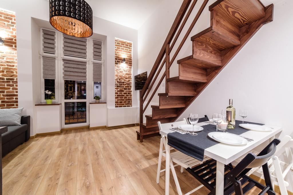 2 Nights Apartments - Great Location, Right Next To Main Rail And Bus Station, 10 Min To Main Square By Foot Krakau Buitenkant foto