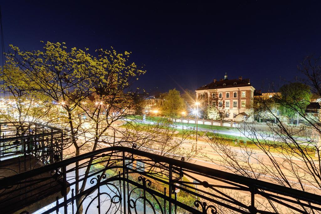 2 Nights Apartments - Great Location, Right Next To Main Rail And Bus Station, 10 Min To Main Square By Foot Krakau Buitenkant foto