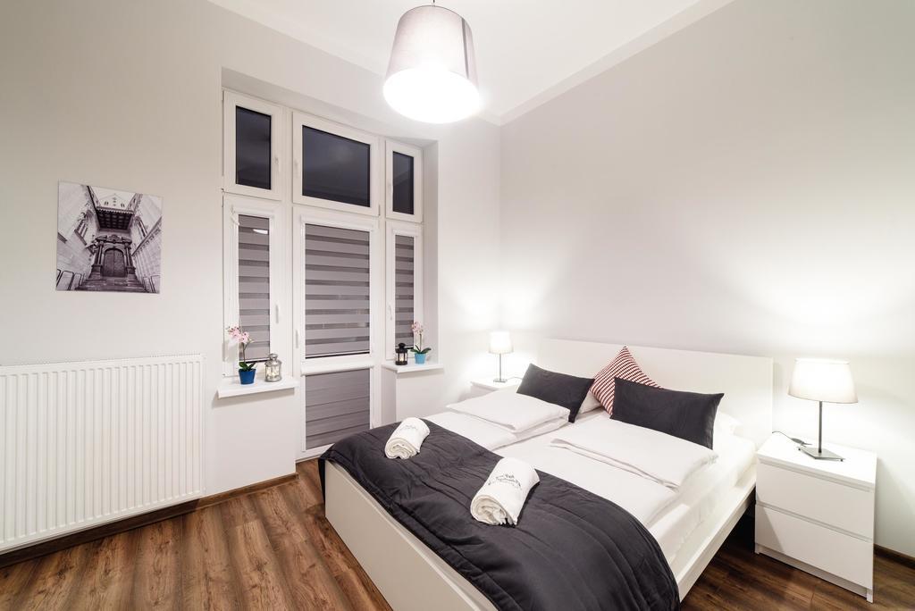 2 Nights Apartments - Great Location, Right Next To Main Rail And Bus Station, 10 Min To Main Square By Foot Krakau Buitenkant foto