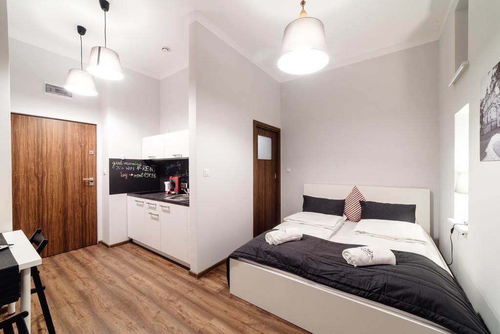 2 Nights Apartments - Great Location, Right Next To Main Rail And Bus Station, 10 Min To Main Square By Foot Krakau Buitenkant foto
