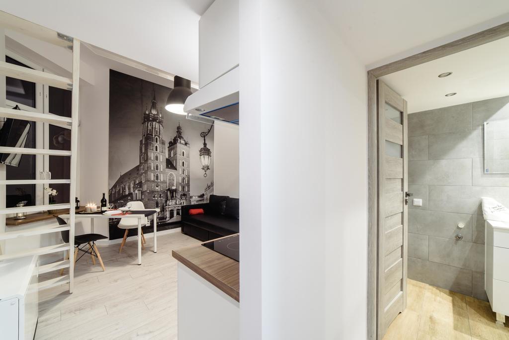 2 Nights Apartments - Great Location, Right Next To Main Rail And Bus Station, 10 Min To Main Square By Foot Krakau Buitenkant foto
