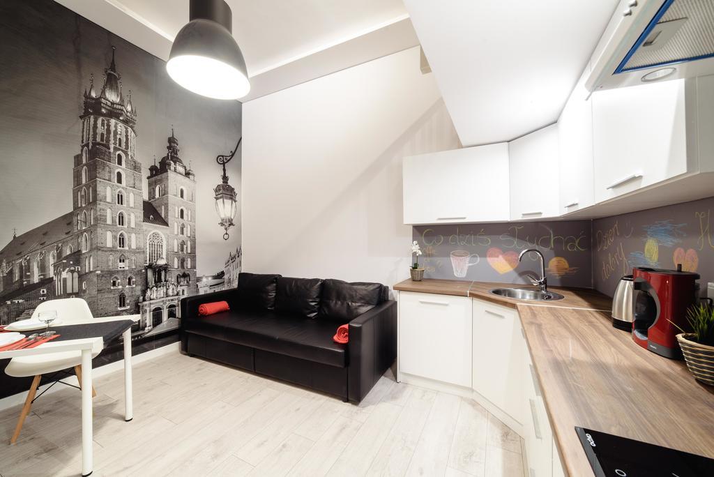 2 Nights Apartments - Great Location, Right Next To Main Rail And Bus Station, 10 Min To Main Square By Foot Krakau Buitenkant foto