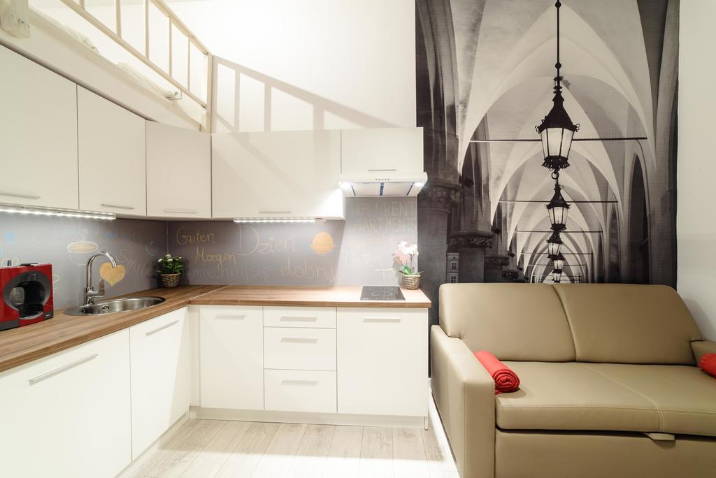2 Nights Apartments - Great Location, Right Next To Main Rail And Bus Station, 10 Min To Main Square By Foot Krakau Buitenkant foto