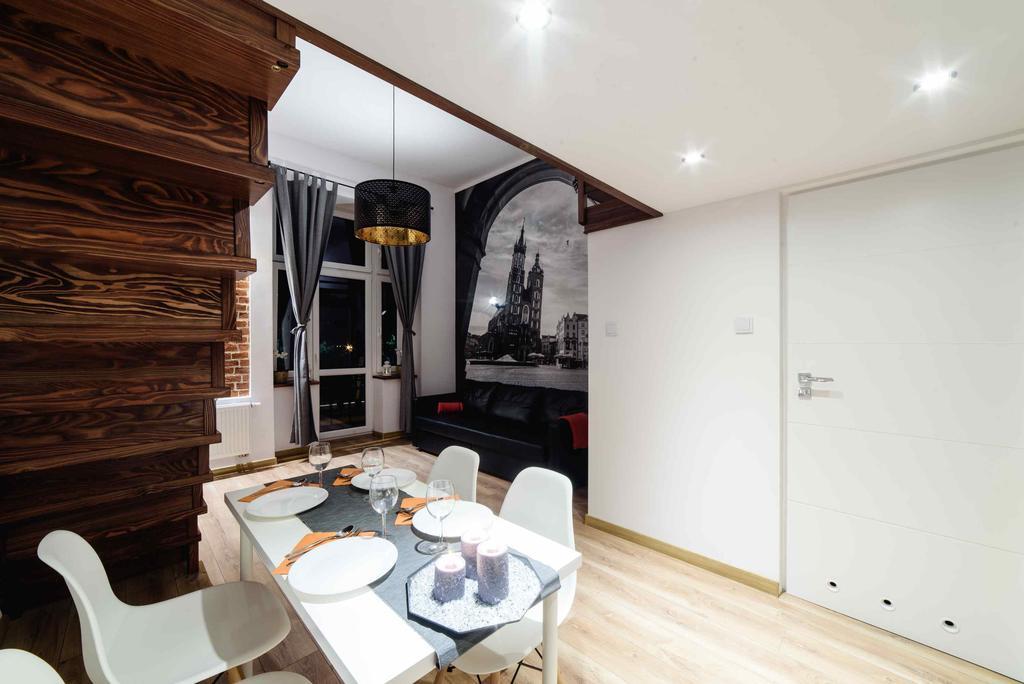 2 Nights Apartments - Great Location, Right Next To Main Rail And Bus Station, 10 Min To Main Square By Foot Krakau Buitenkant foto