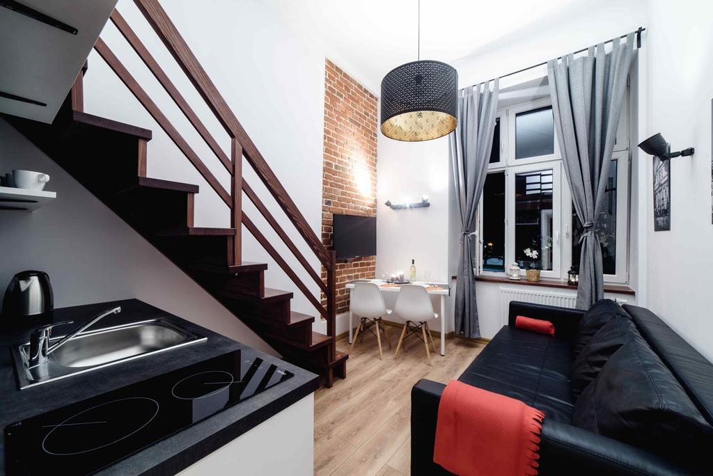 2 Nights Apartments - Great Location, Right Next To Main Rail And Bus Station, 10 Min To Main Square By Foot Krakau Buitenkant foto