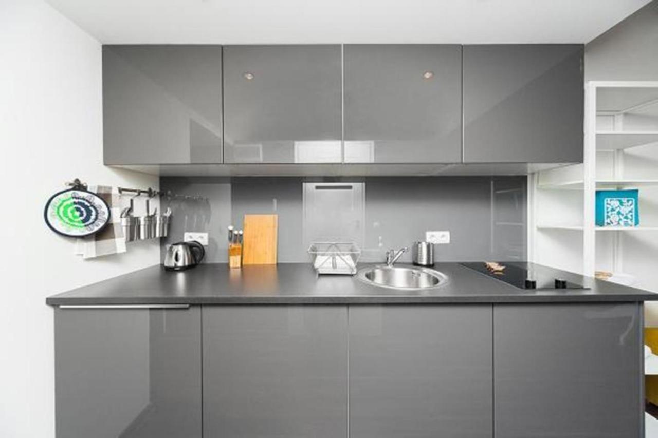 2 Nights Apartments - Great Location, Right Next To Main Rail And Bus Station, 10 Min To Main Square By Foot Krakau Buitenkant foto