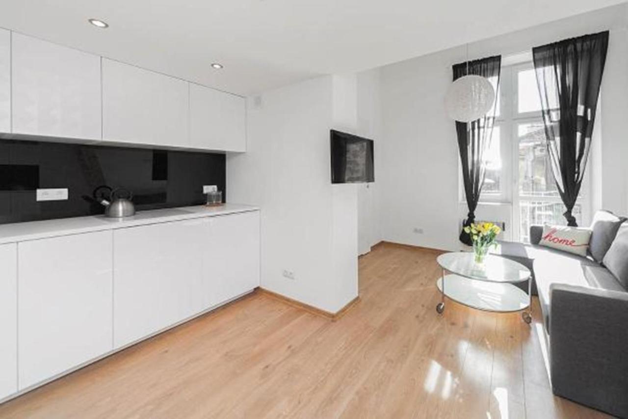 2 Nights Apartments - Great Location, Right Next To Main Rail And Bus Station, 10 Min To Main Square By Foot Krakau Buitenkant foto