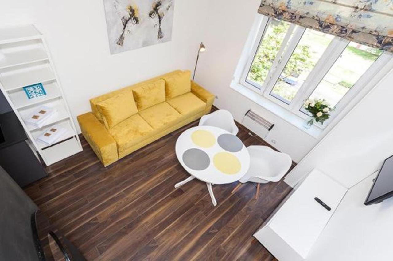 2 Nights Apartments - Great Location, Right Next To Main Rail And Bus Station, 10 Min To Main Square By Foot Krakau Buitenkant foto