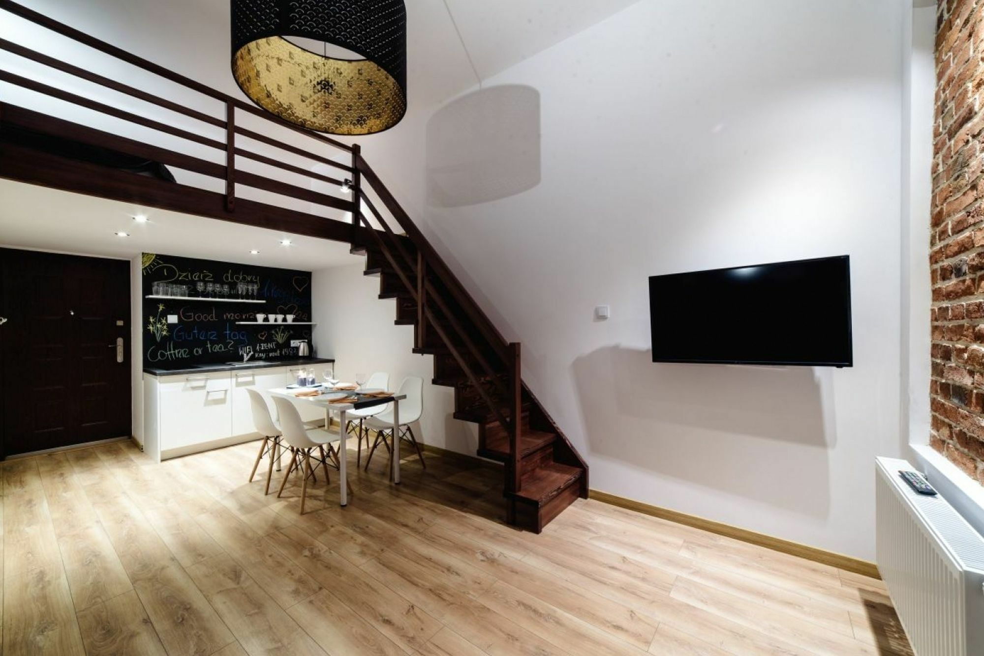 2 Nights Apartments - Great Location, Right Next To Main Rail And Bus Station, 10 Min To Main Square By Foot Krakau Buitenkant foto