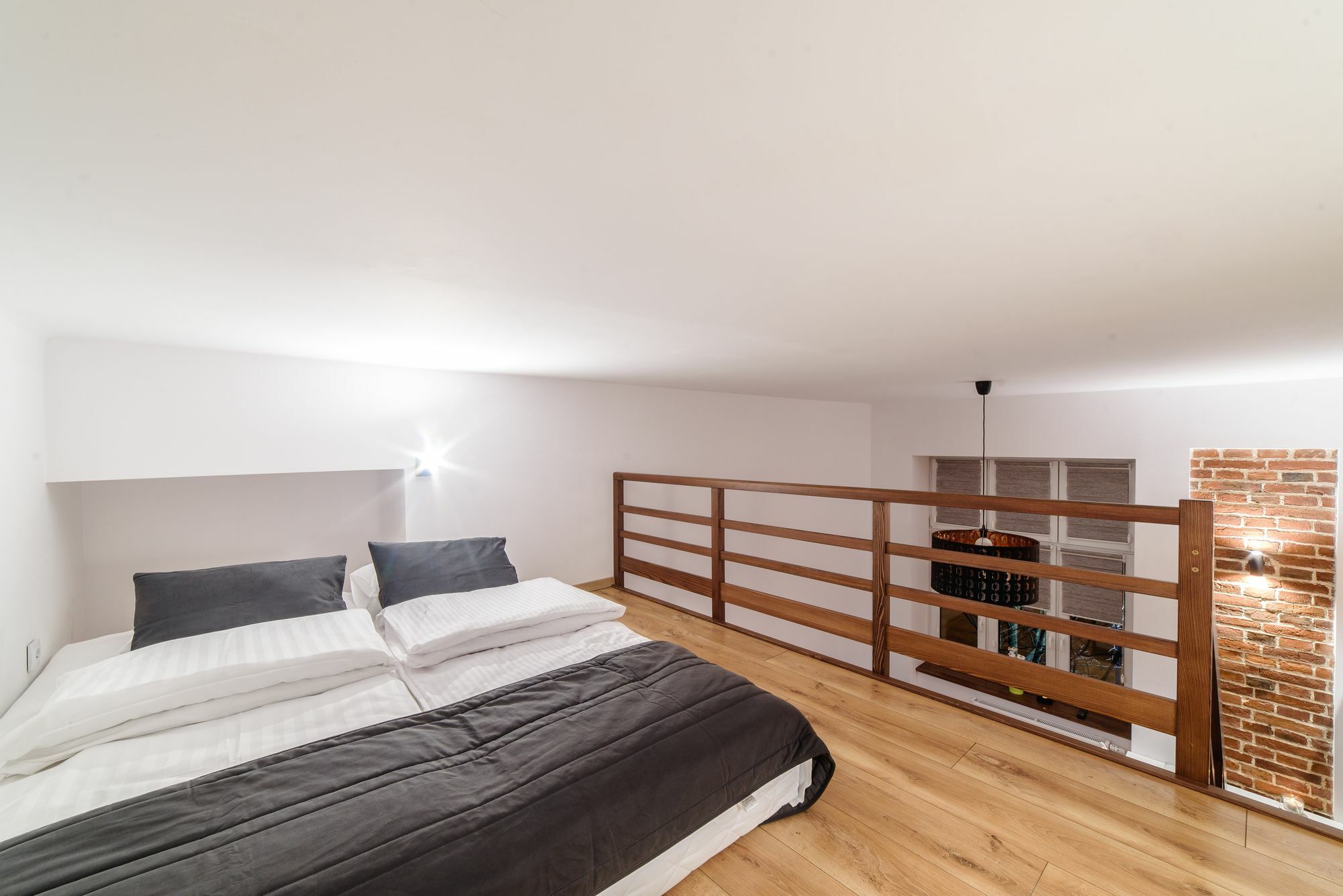2 Nights Apartments - Great Location, Right Next To Main Rail And Bus Station, 10 Min To Main Square By Foot Krakau Buitenkant foto