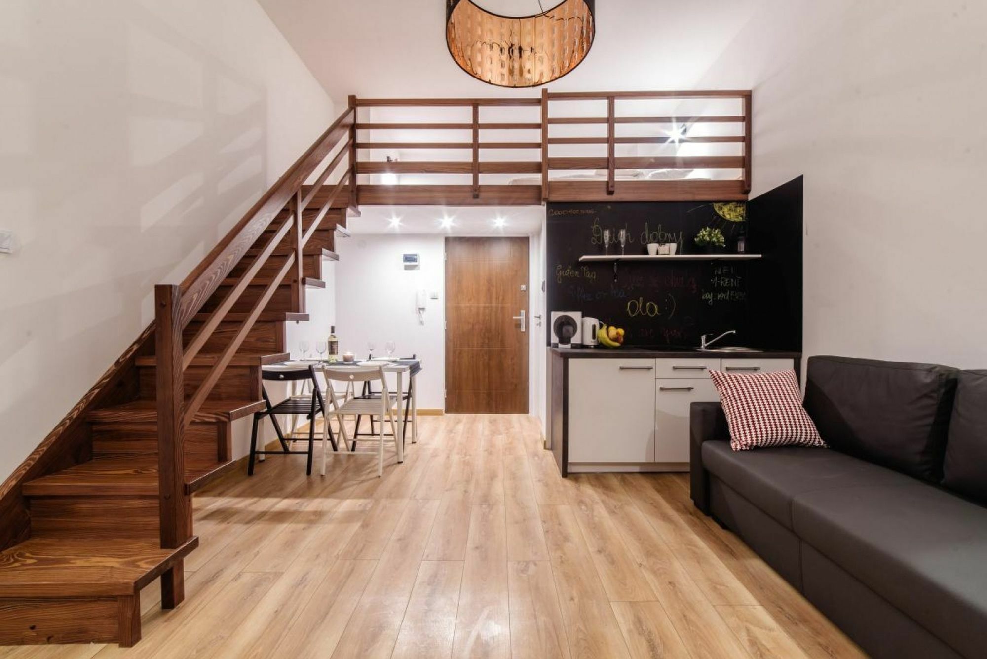 2 Nights Apartments - Great Location, Right Next To Main Rail And Bus Station, 10 Min To Main Square By Foot Krakau Buitenkant foto