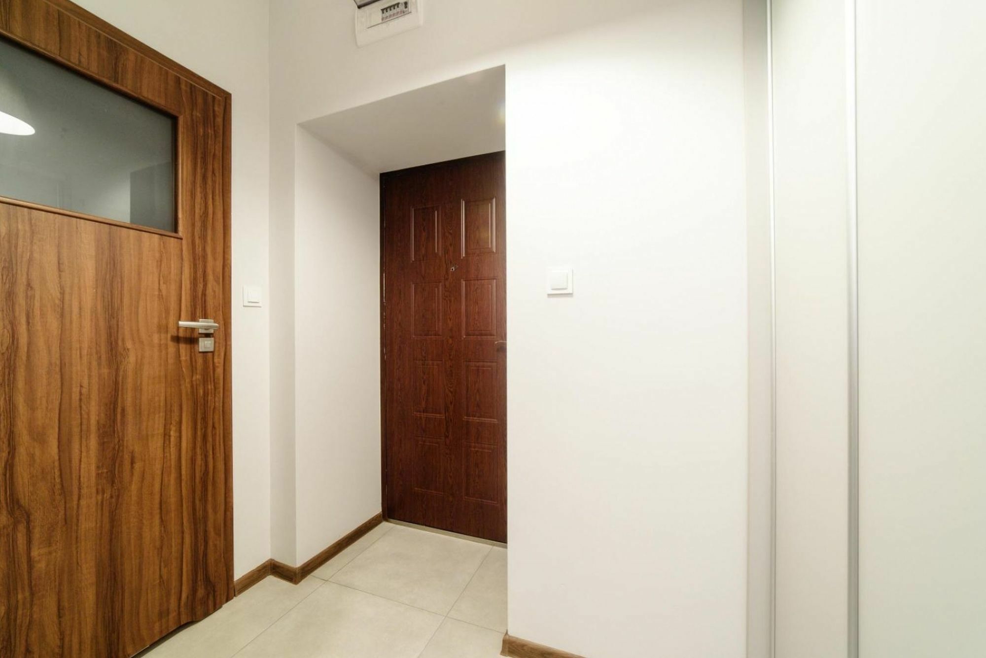 2 Nights Apartments - Great Location, Right Next To Main Rail And Bus Station, 10 Min To Main Square By Foot Krakau Buitenkant foto